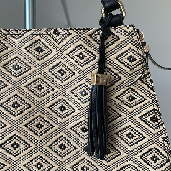 The Switch Bag in Diamond Raffia - Picture 16 of 16